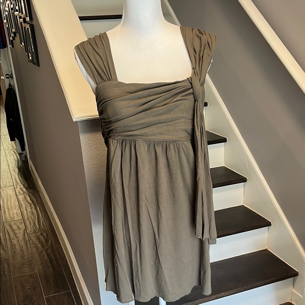 Grace Elements Olive Green Top. Sz Lg. Very flattering bust line. - Picture 1 of 11